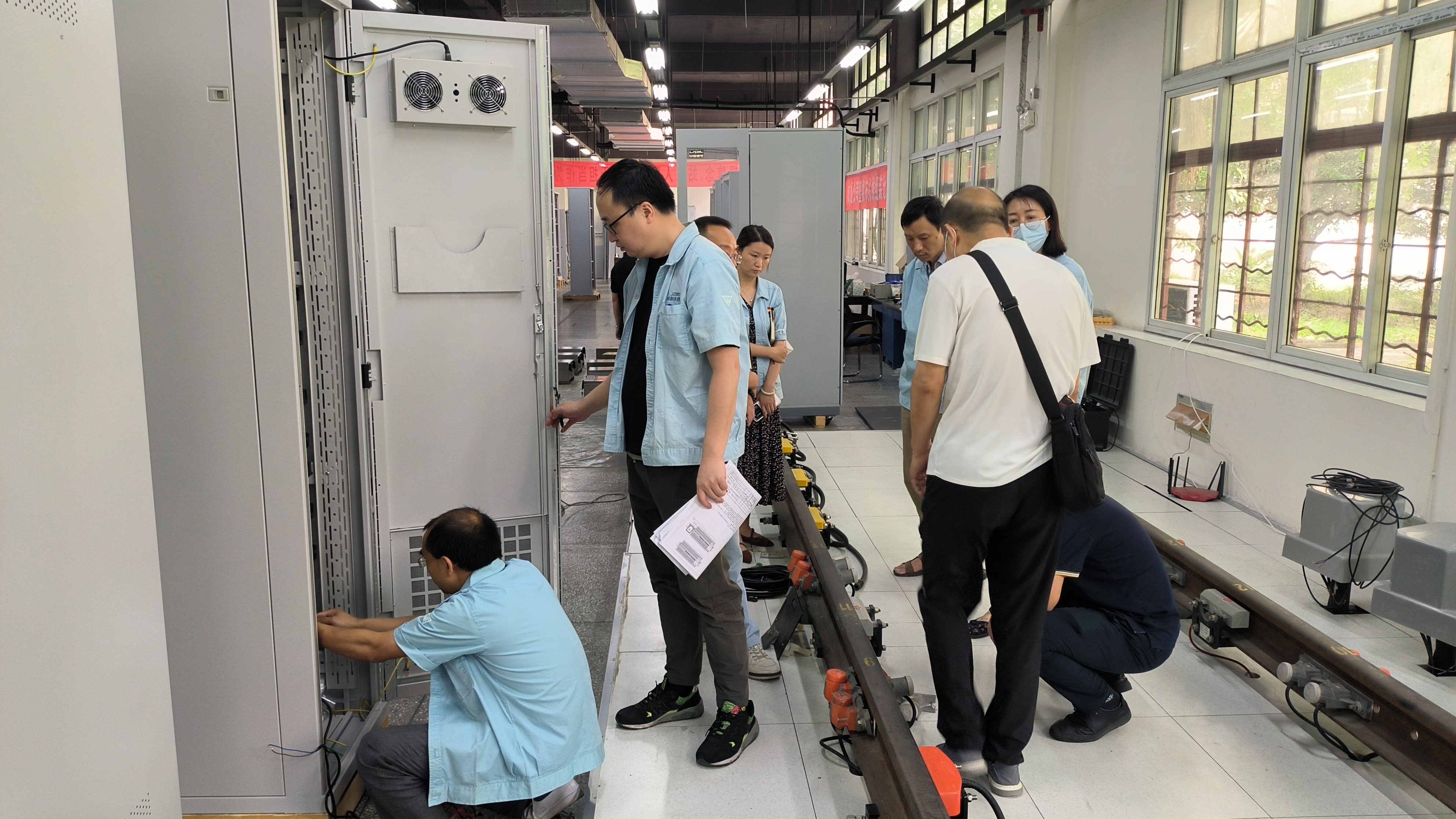 成通公司顺利通过西安地铁2号线二期工程项目厂验